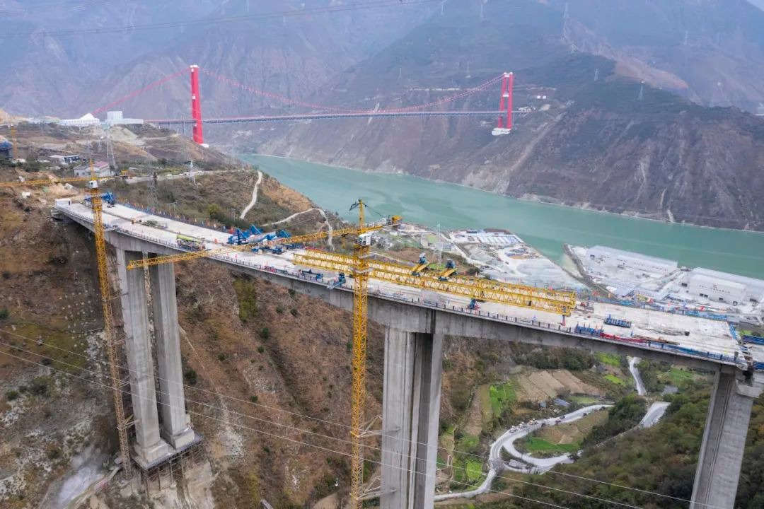 奮戰(zhàn)四季度 大干一百天 | 公司“兩橋一碼頭”項(xiàng)目建設(shè)跑出新速度！